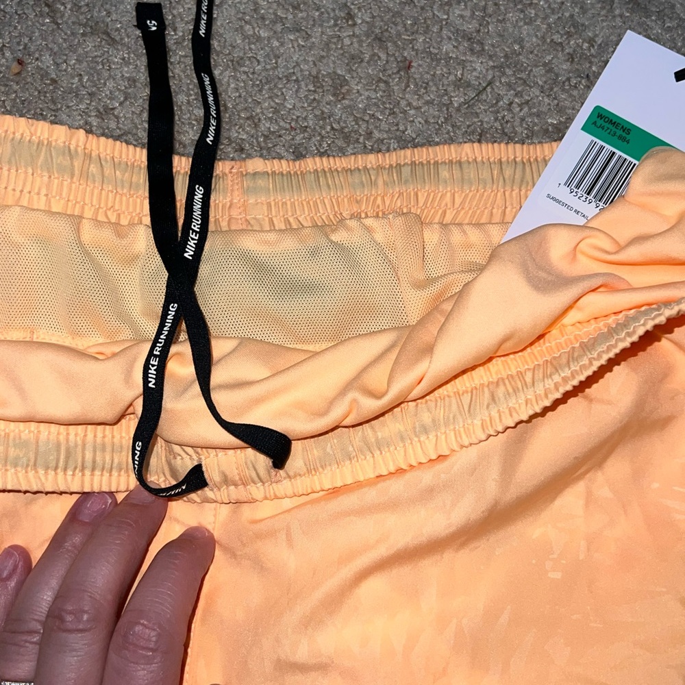 NWT Nike Running Shorts XL - Picture 2 of 5